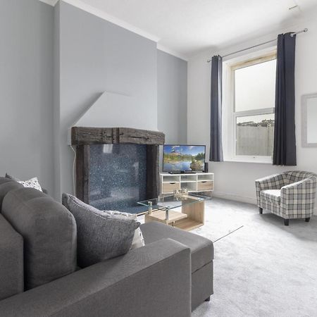 Апартаменты Alexandra - Large 3 Bed Perfect For Contractors, Free Parking, Fast Wifi And Great Value! Плаймаут Экстерьер фото