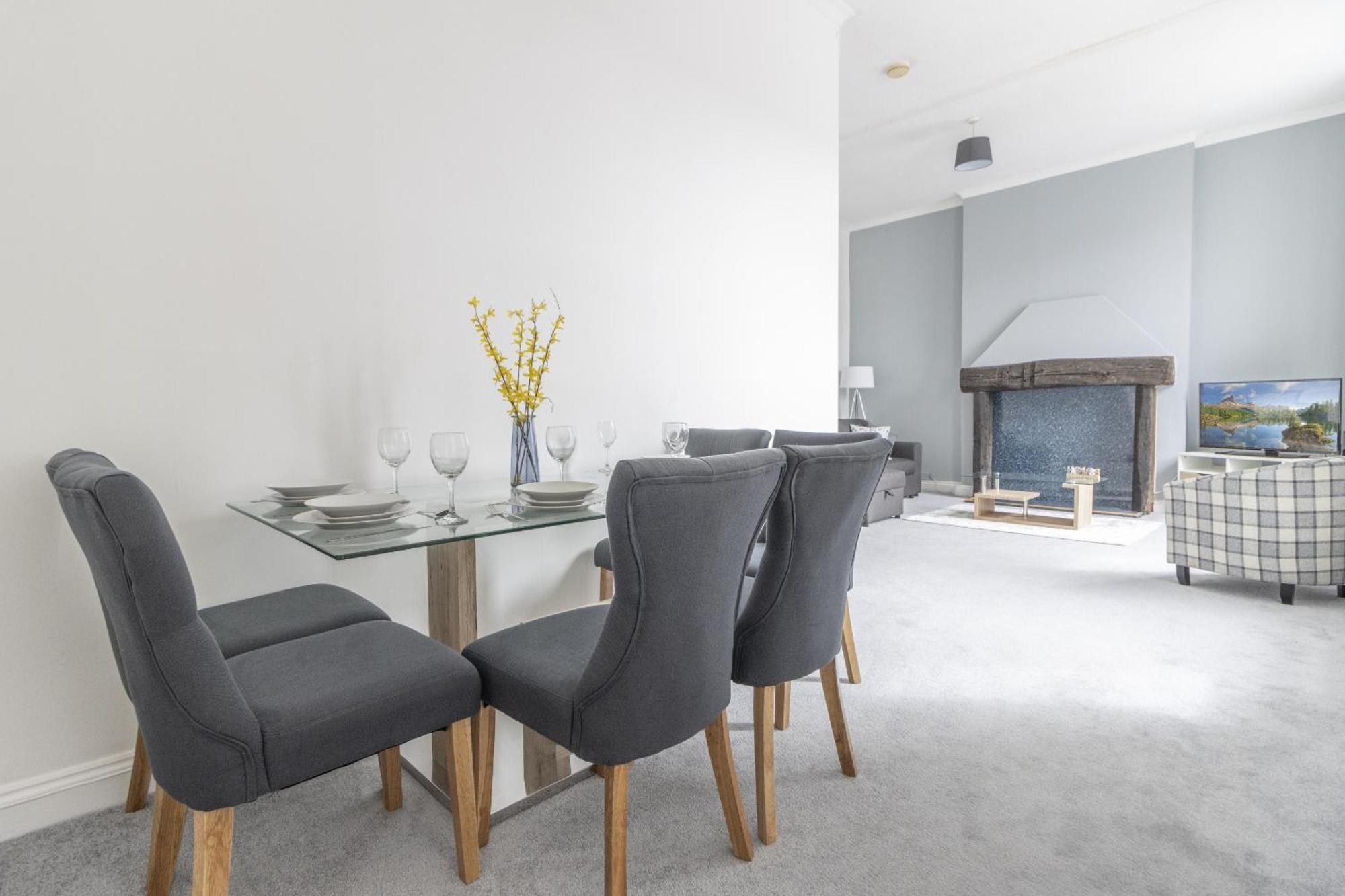 Апартаменты Alexandra - Large 3 Bed Perfect For Contractors, Free Parking, Fast Wifi And Great Value! Плаймаут Экстерьер фото